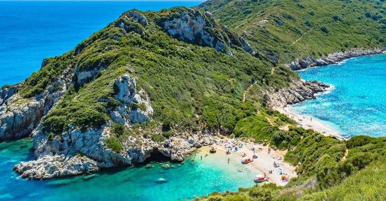 Греция планирует 1 июЛя открыть туристический сезон