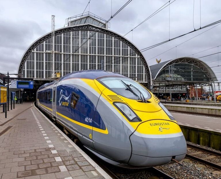 Eurostar открыла новое 4-часовое железнодорожное сообщение между Нидерландами и Великобританией.
